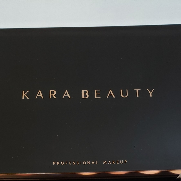 KARA BEAUTY 35 Color Eyeshadow Palette - Picture 2 of 2